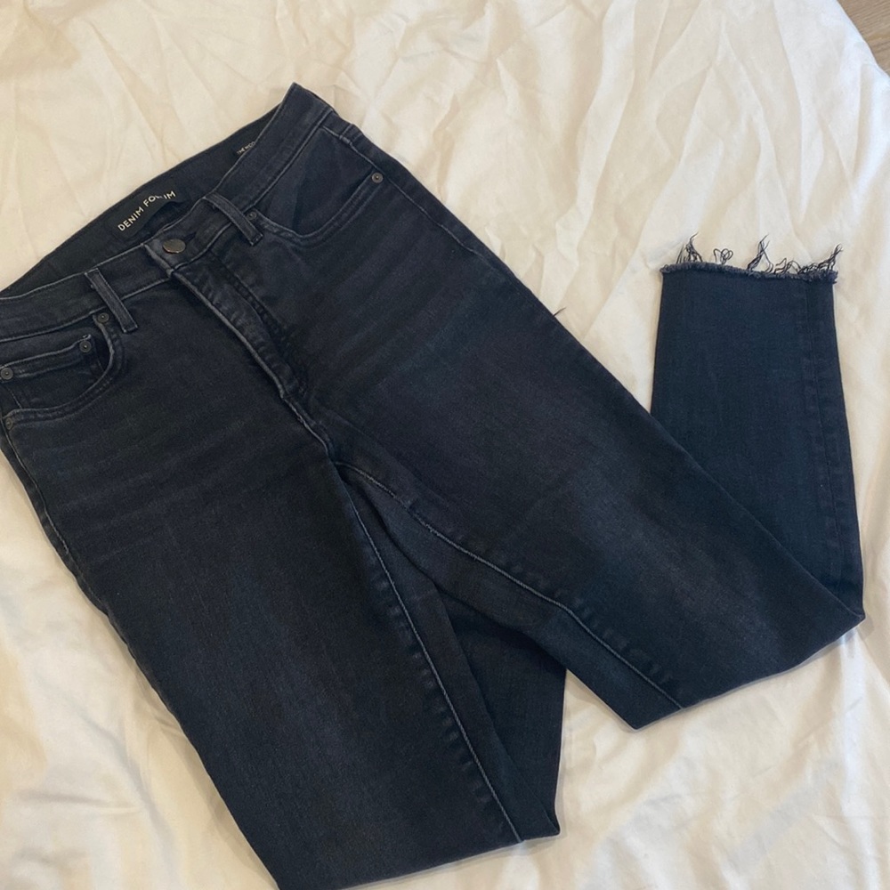 Denim Forum | The Nico Mid-Rise Skinny Crop Jean